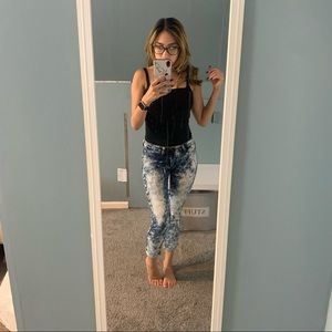 LOW RISE SKINNY CROPPED DISTRESSED JEANS